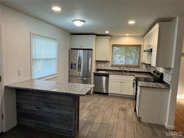 777 Lamplight Lane, Hazelwood, MO 63042