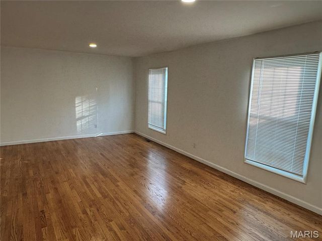 777 Lamplight Lane, Hazelwood, MO 63042
