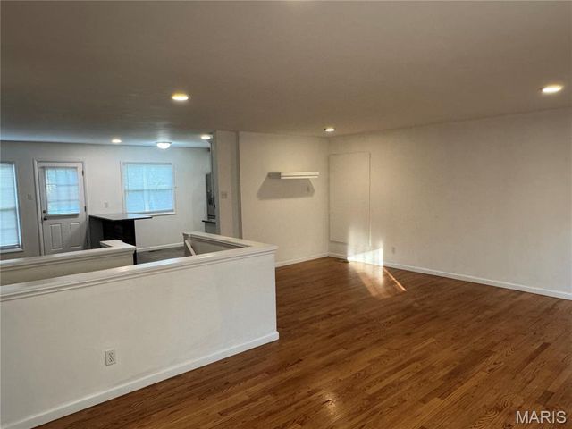 777 Lamplight Lane, Hazelwood, MO 63042