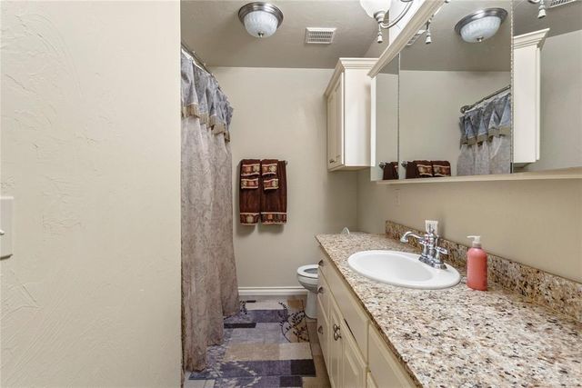 1414 Chisholm Trail, Weatherford, OK 73096