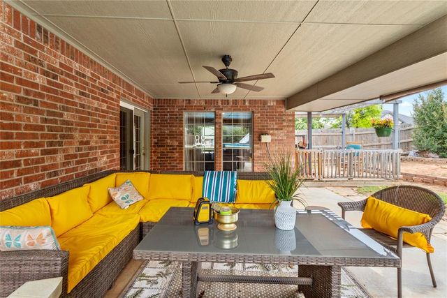 1414 Chisholm Trail, Weatherford, OK 73096