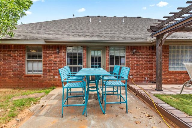 1414 Chisholm Trail, Weatherford, OK 73096