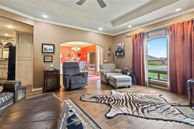 1414 Chisholm Trail, Weatherford, OK 73096