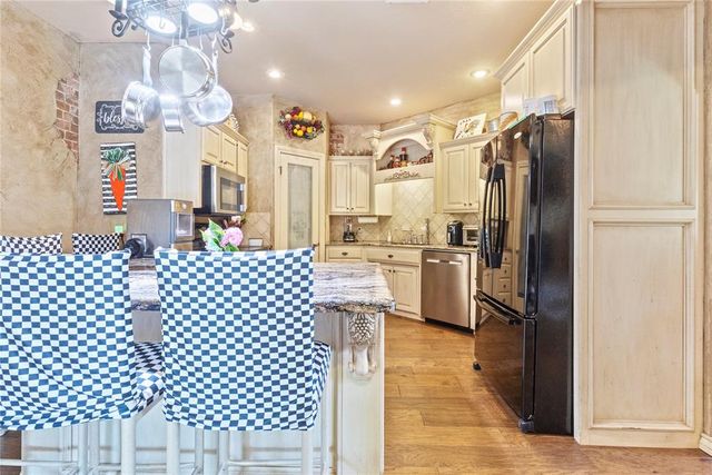 1414 Chisholm Trail, Weatherford, OK 73096