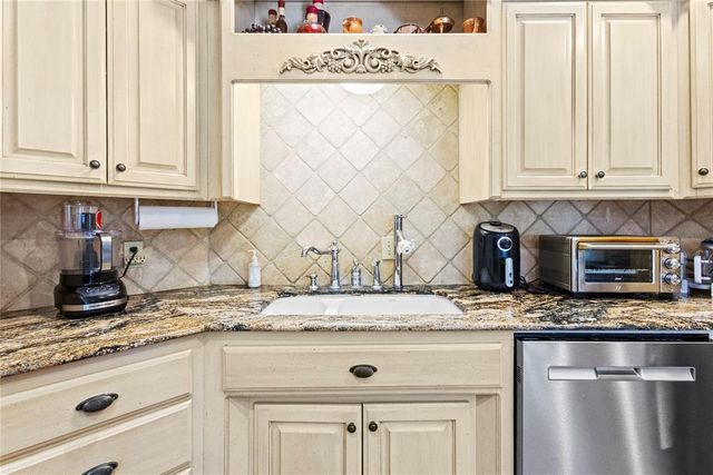 1414 Chisholm Trail, Weatherford, OK 73096