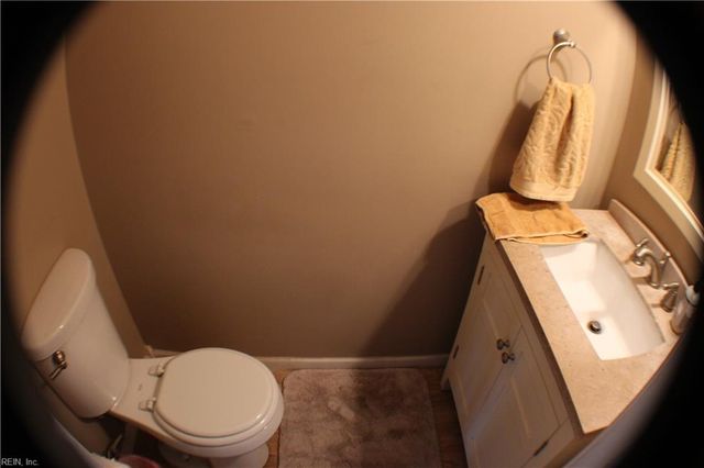 206 Loch CIR, Hampton, VA 23669