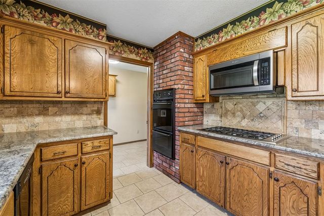 2909 Short Drive, Edmond, OK 73034