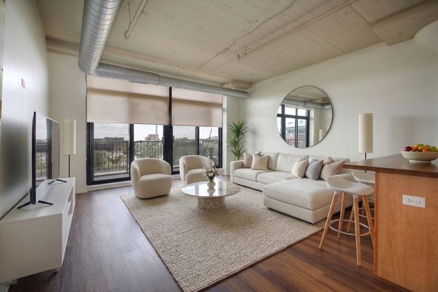 1525 S Sangamon Street 415, Chicago, IL 60608