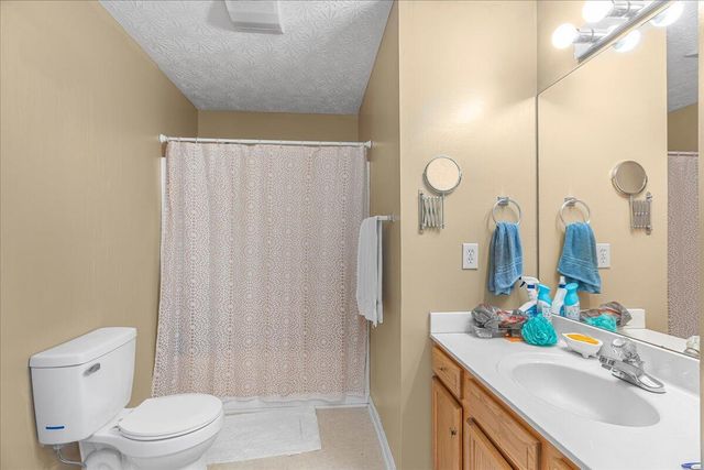 3141 Roundway Down Lane, Lexington, KY 40509