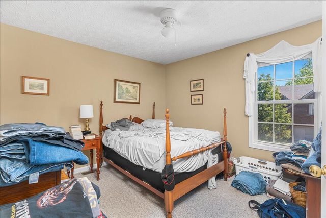 3141 Roundway Down Lane, Lexington, KY 40509