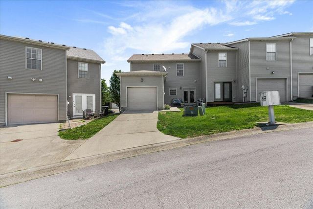 3141 Roundway Down Lane, Lexington, KY 40509