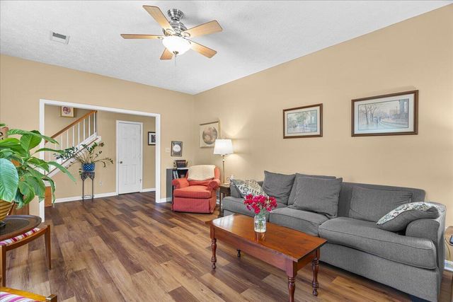 3141 Roundway Down Lane, Lexington, KY 40509