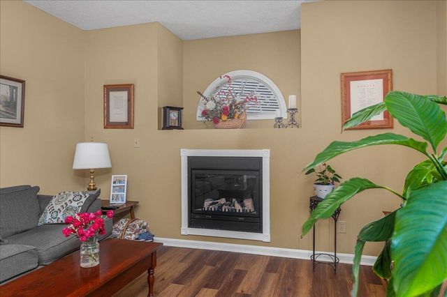 3141 Roundway Down Lane, Lexington, KY 40509