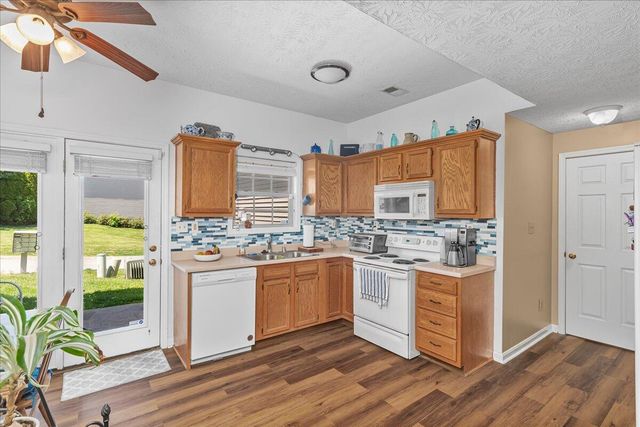 3141 Roundway Down Lane, Lexington, KY 40509