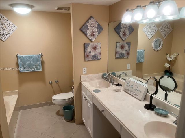 3610 Yacht Club Dr 1511 Penthouse, Aventura, FL 33180