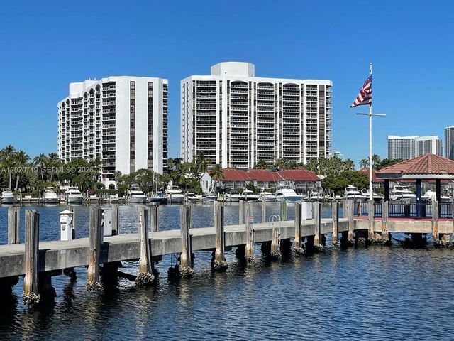 3610 Yacht Club Dr 1511 Penthouse, Aventura, FL 33180