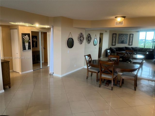3610 Yacht Club Dr 1511 Penthouse, Aventura, FL 33180