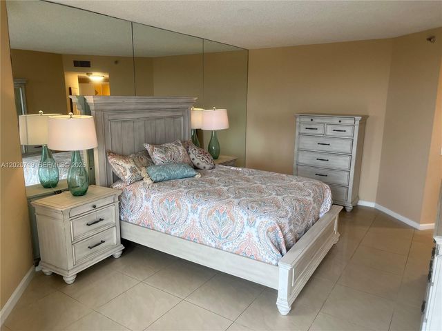 3610 Yacht Club Dr 1511 Penthouse, Aventura, FL 33180