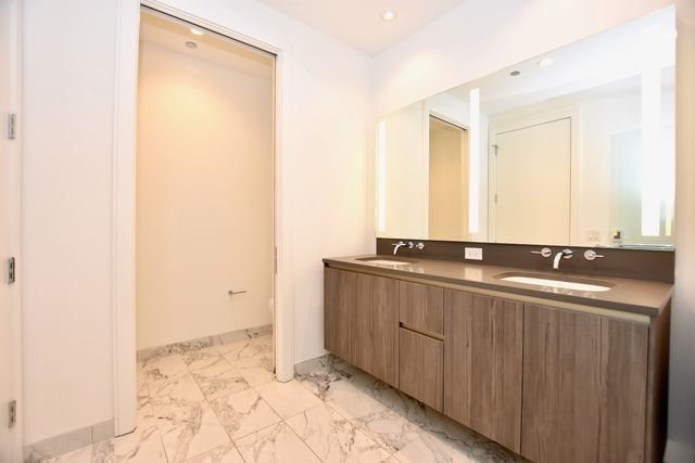 60 E Randolph Street PH23B, Chicago, IL 60601