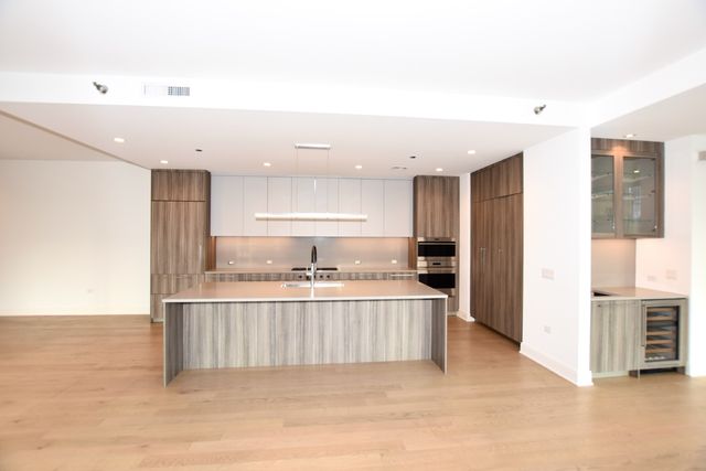 60 E Randolph Street PH23B, Chicago, IL 60601