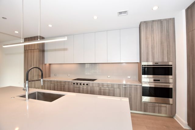 60 E Randolph Street PH23B, Chicago, IL 60601