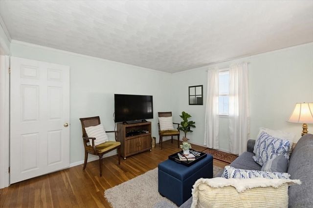 9 Winter St, Burlington, MA 01803