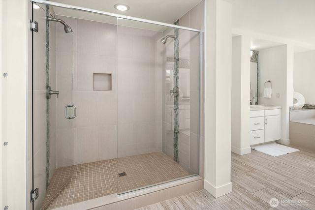 1270 Pine Crest Circle NE, Issaquah, WA 98029