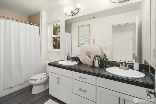 1270 Pine Crest Circle NE, Issaquah, WA 98029
