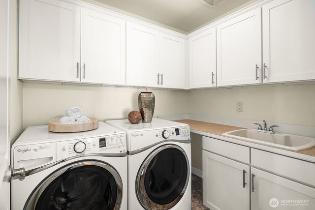 1270 Pine Crest Circle NE, Issaquah, WA 98029