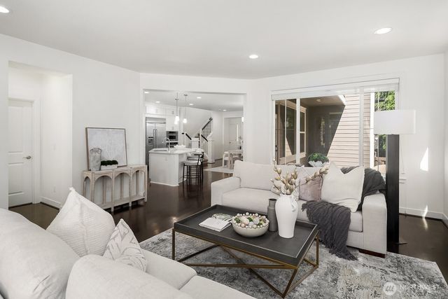 1270 Pine Crest Circle NE, Issaquah, WA 98029