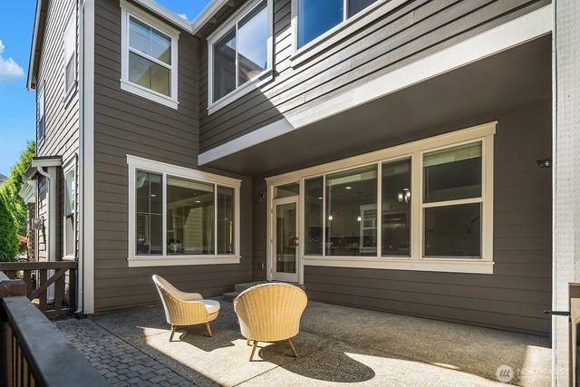 1270 Pine Crest Circle NE, Issaquah, WA 98029