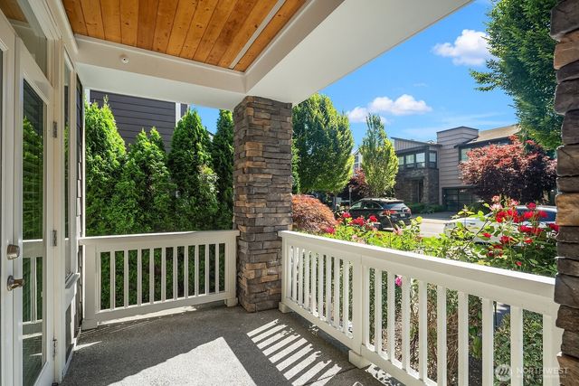 1270 Pine Crest Circle NE, Issaquah, WA 98029
