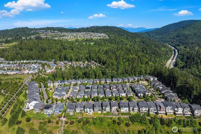 1270 Pine Crest Circle NE, Issaquah, WA 98029