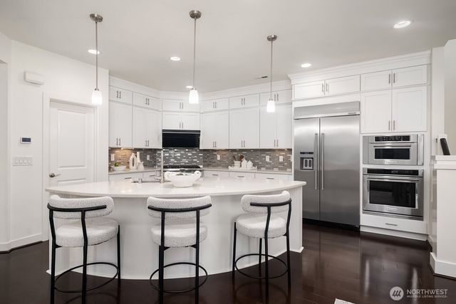 1270 Pine Crest Circle NE, Issaquah, WA 98029
