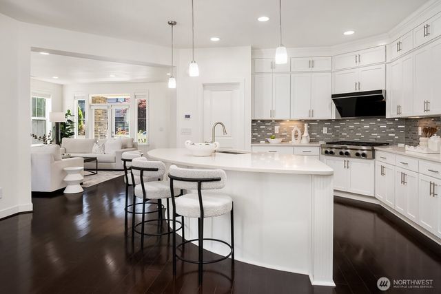 1270 Pine Crest Circle NE, Issaquah, WA 98029