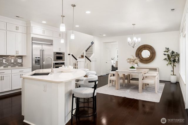 1270 Pine Crest Circle NE, Issaquah, WA 98029