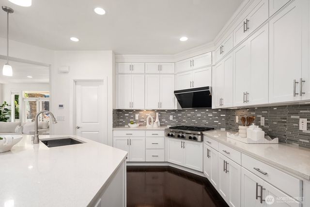 1270 Pine Crest Circle NE, Issaquah, WA 98029