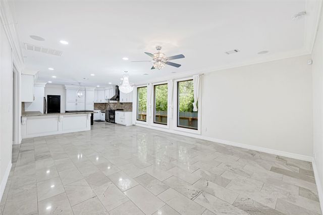 509 Joan Of Arc Drive, Hempstead, TX 77445