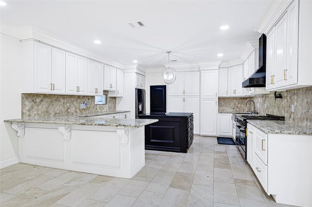 509 Joan Of Arc Drive, Hempstead, TX 77445