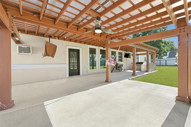 509 Joan Of Arc Drive, Hempstead, TX 77445