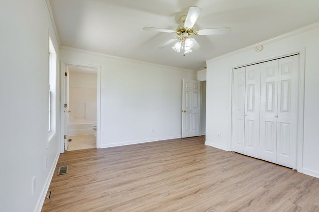 2109 Hollandale Cir, Columbia, TN 38401