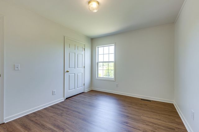 2109 Hollandale Cir, Columbia, TN 38401