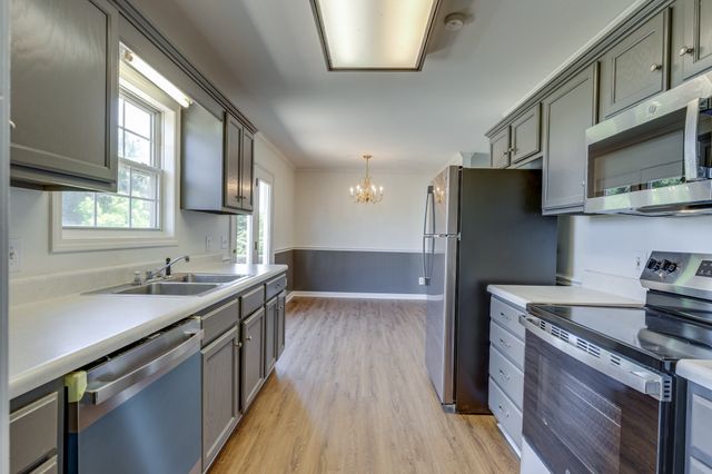 2109 Hollandale Cir, Columbia, TN 38401
