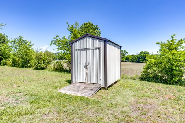 2109 Hollandale Cir, Columbia, TN 38401
