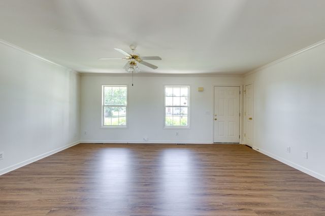 2109 Hollandale Cir, Columbia, TN 38401