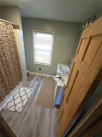 705 S State Line Rd, Sharon, PA 16146