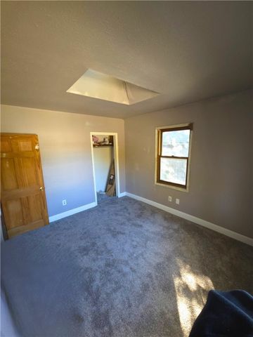 705 S State Line Rd, Sharon, PA 16146