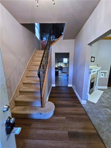 705 S State Line Rd, Sharon, PA 16146