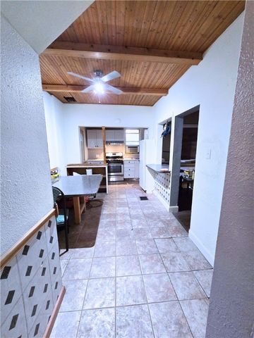 705 S State Line Rd, Sharon, PA 16146