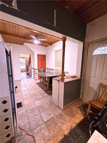 705 S State Line Rd, Sharon, PA 16146